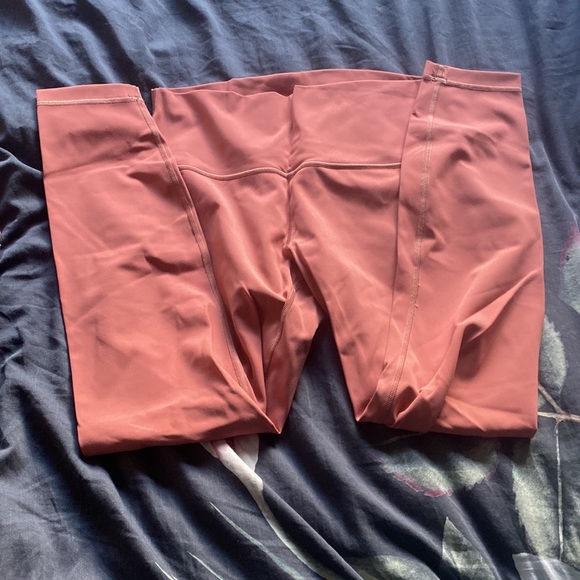 Size 8 pink (salmon/peach) Lululemon leggings - Picture 2 of 3